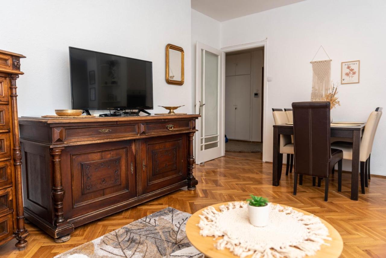 Apartamento Sweet House Parlament Belgrado Exterior foto